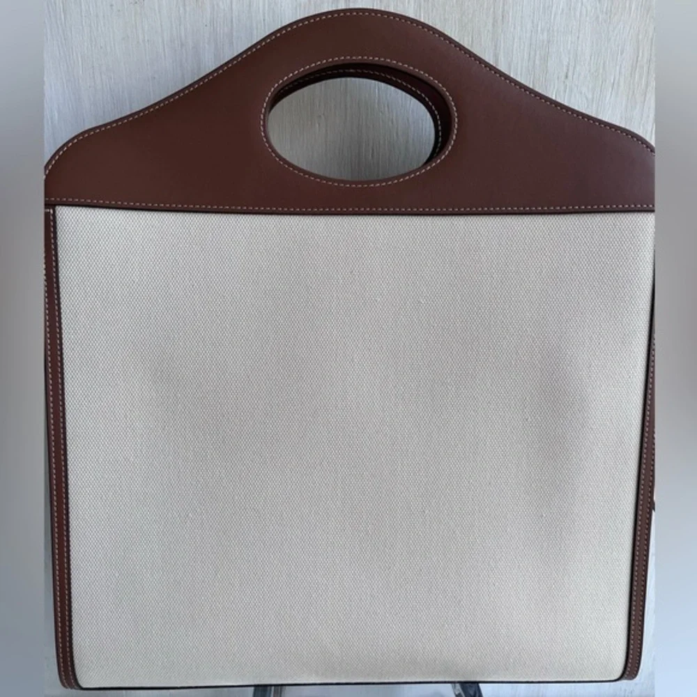 🔴SOLD🔴 BURBERRY Medium Pocket Logo Canvas and Leather Tote - Picture 15 of 16